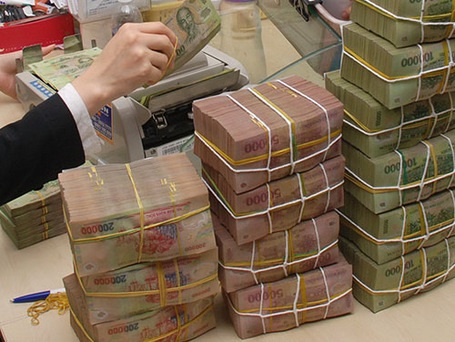 Dự báo thưởng Tết năm nay của các doanh nghiệp sẽ không cao hơn Tết năm ngoái. Ảnh: Tấn Thạnh