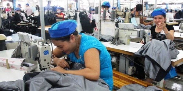 Mức làm thêm giờ của Việt Nam bị “chê” thấp hơn trung bình thế giới - 1 Mức này thậm chí còn thấp hơn mức làm thêm giờ trung bình trong khu vực châu Á.