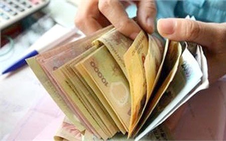 Lương tối thiểu vùng phải tăng từ 18- 19% mỗi năm - 1 Thu nhập thực tế của người lao động cải thiện không đáng kể. (Ảnh minh họa: KT)