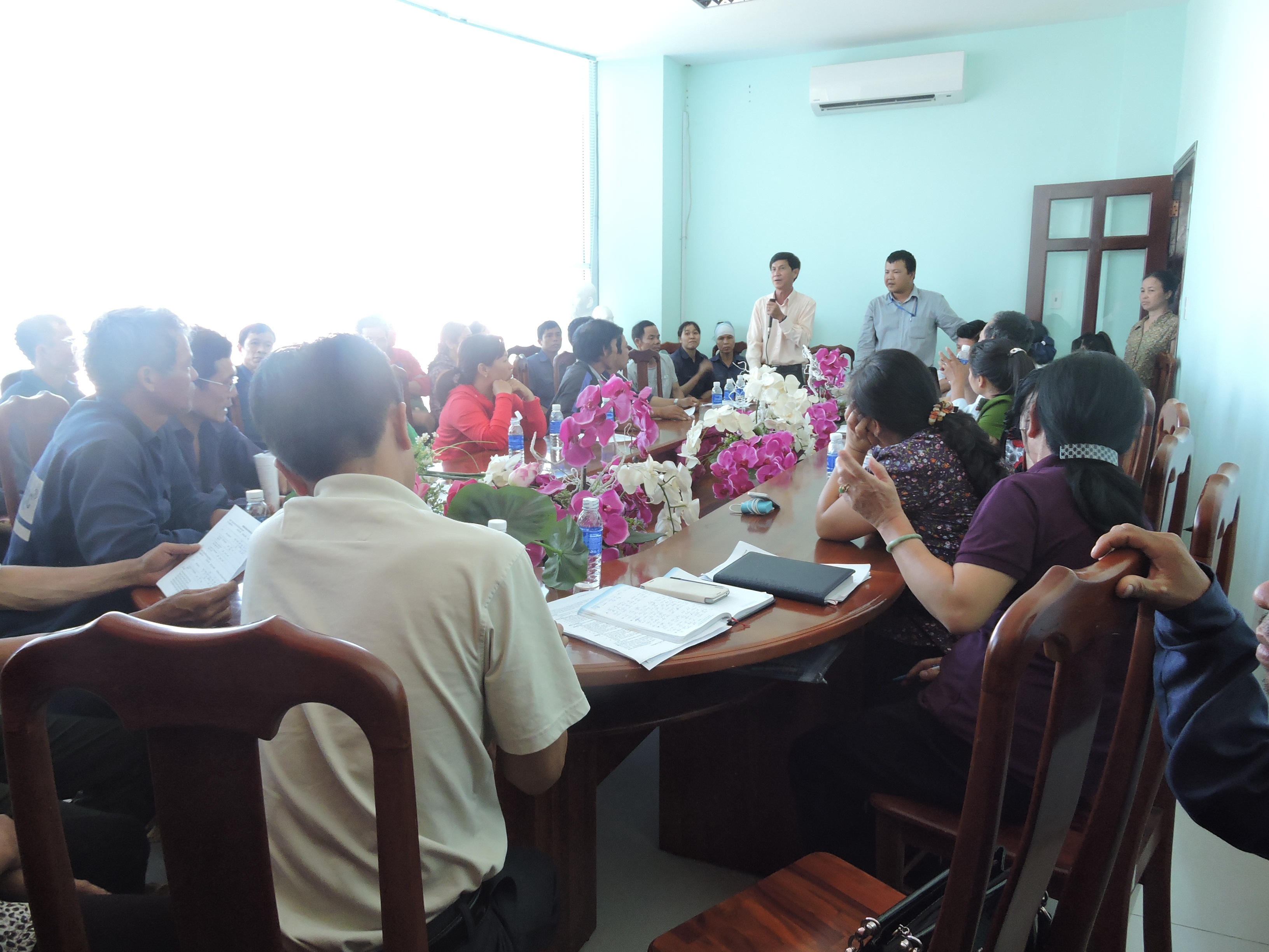 Buổi tiếp xúc với người lao động hành nghề thu gom rác