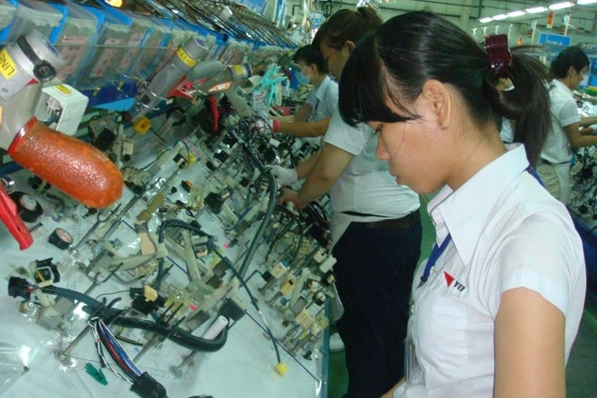 Các KCN- KCX tại Đồng Nai và Bình Dương: Thiếu 100.000 lao động - 1 Giờ làm việc của công nhân tại Cty Za yakieds (huyện Thuận An, tỉnh Bình Dương).