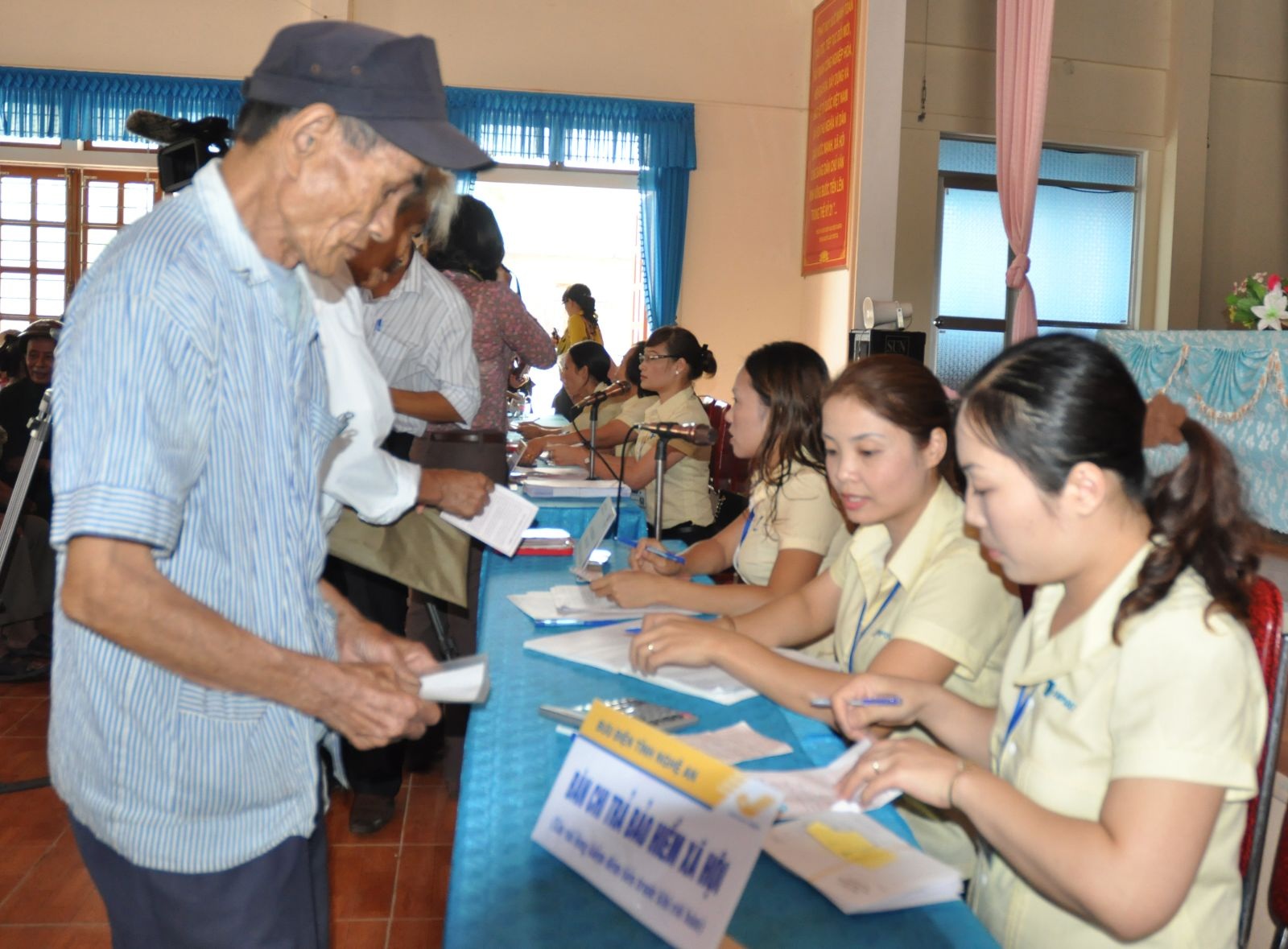 Thủ tục hưởng trợ cấp thất nghiệp - 1 Ảnh minh họa