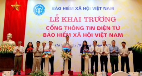 Thủ tướng Chính phủ Nguyễn Tấn Dũng nhấn nút khai trương Cổng thông tin điện tử BHXH