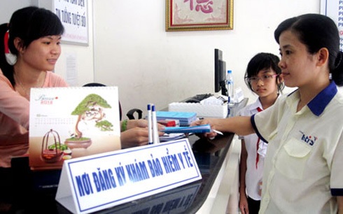 Gỡ khó cho người mua BHYT theo hộ gia đình