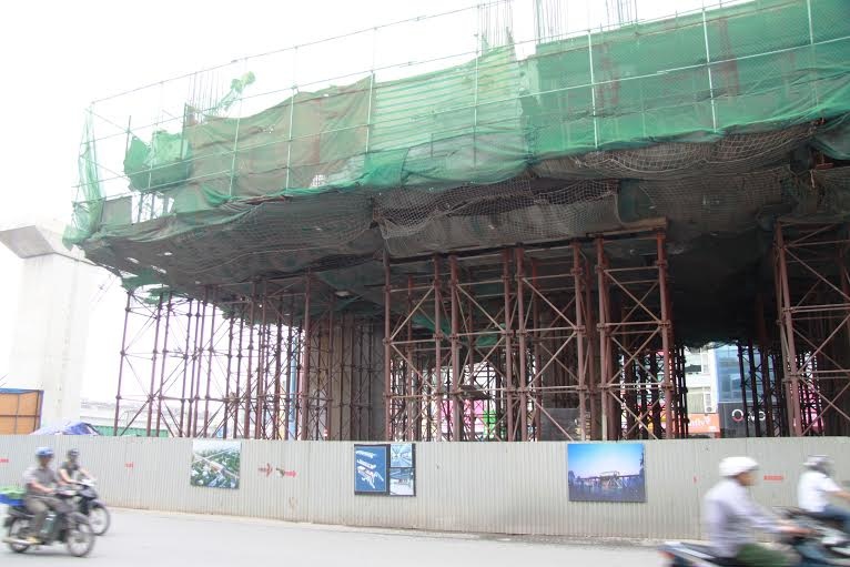 Liên tiếp rơi sắt thép, đổ cần cẩu: Coi thường quy định an toàn lao động! - 2 Công trường đường sắt trên cao Cát Linh - Hà Đông