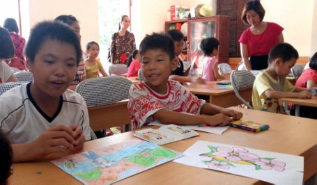 “Đặt hàng cho cơ sở dịch vụ - lối mở tạo việc làm cho nhân lực ngành CTXH” - 1 Để chăm sóc trẻ em mồ côi, cần nhiều nhân lực ngành CTXH