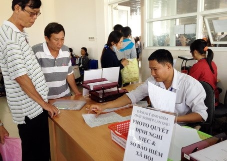 Mỗi năm làm việc, người lao động được trợ cấp một nửa tháng tiền lương