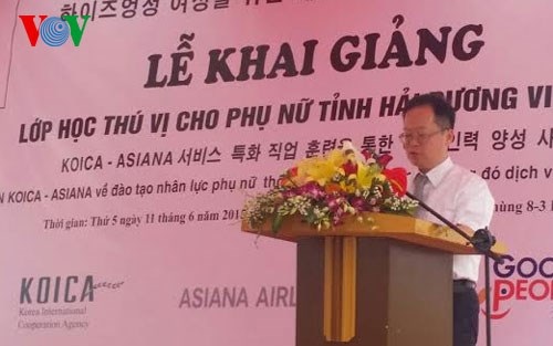 Hàn Quốc hỗ trợ đào tạo nguồn lao động nữ cho tỉnh Hải Dương - 1 Giám đốc Quốc gia KOICA ông Chang Jae Yun phát biểu tại lễ khai giảng