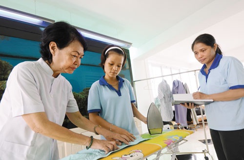 XKLĐ giúp việc gia đình: Việc làm nhiều - nguy cơ không ít - 1 XKLĐ giúp việc gia đình: Việc làm nhiều - nguy cơ không ít