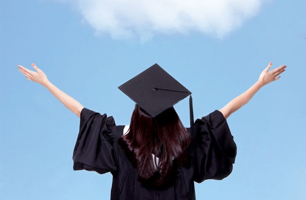 Nụ hôn đắng của bằng đại học