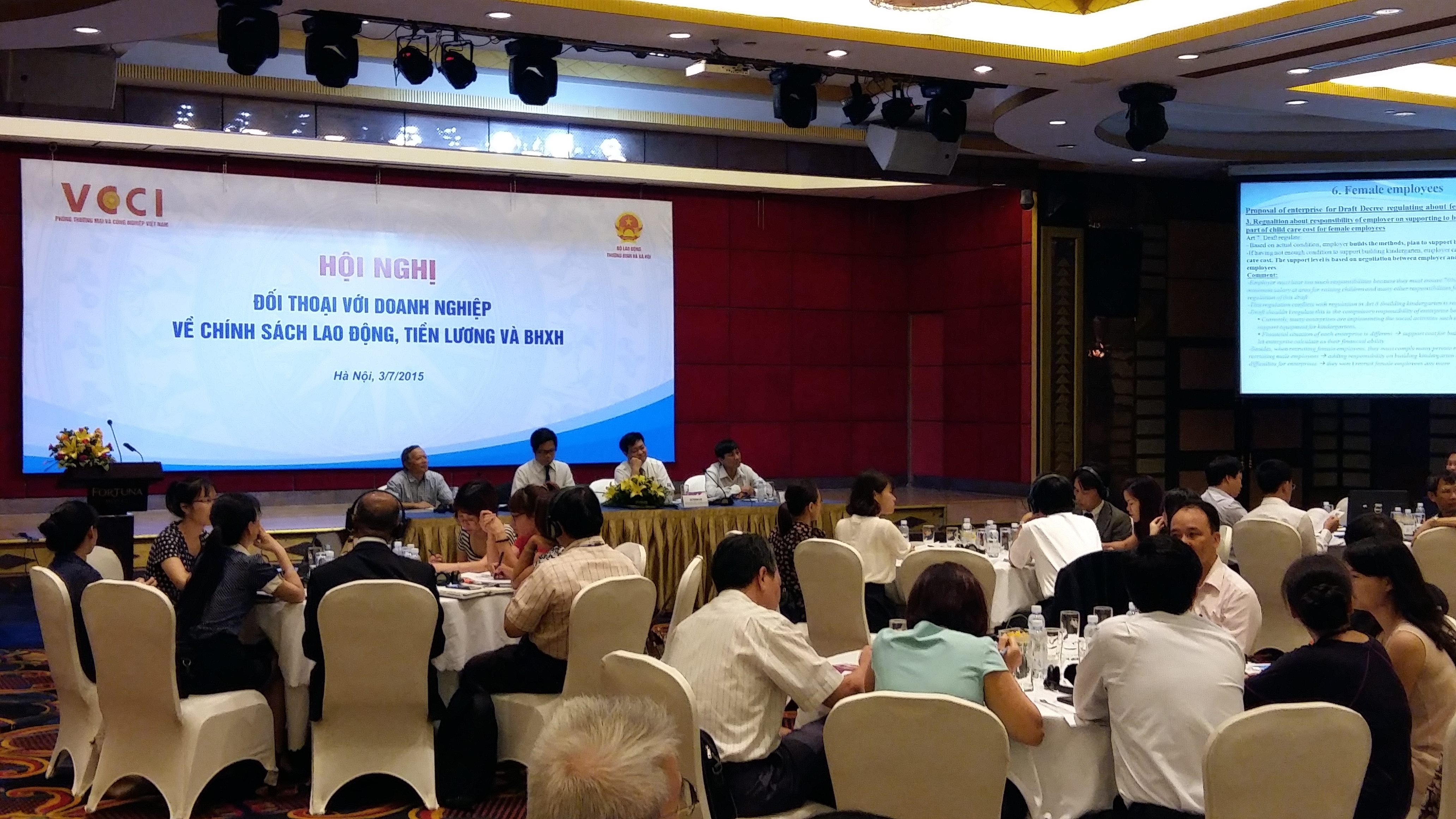 Tăng lương năm 2016: DN muốn gắn năng suất lao động và trượt giá - 2 Nhiều ý kiến về lao động, tiền lương và BHXH được chia sẻ tại Hội nghị