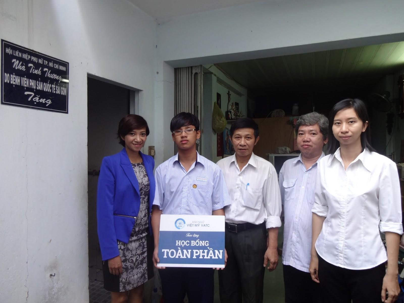 Trao học bổng Giáng sinh yêu thương của Anh Ngữ Việt Mỹ VATC - 2 Trao học bổng Giáng sinh yêu thương của Anh Ngữ Việt Mỹ VATC