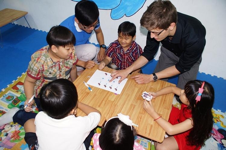 Khám phá lớp học tiếng Anh thông minh EDEXCEL i-Class của VATC - 2 Khám phá lớp học tiếng Anh thông minh EDEXCEL i-Class của VATC