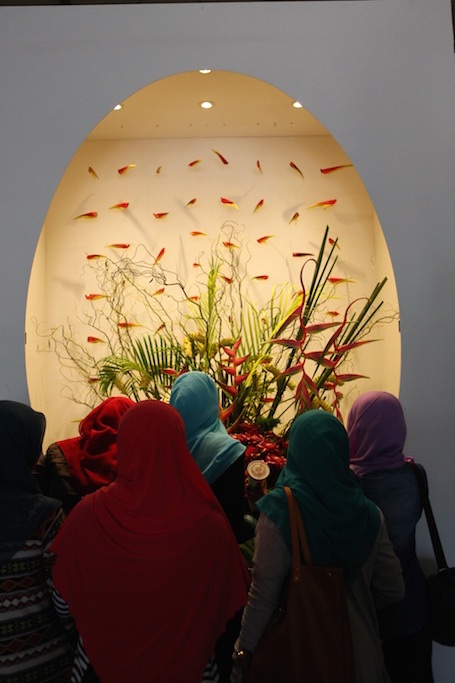 Sự xuất hiện thân thiện của thành viên hoàng gia và lãnh đạo chính phủ liên bang trong các sự kiện.