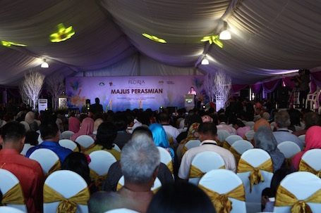 Sự xuất hiện thân thiện của thành viên hoàng gia và lãnh đạo chính phủ liên bang trong các sự kiện.