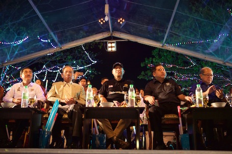 Sự xuất hiện thân thiện của thành viên hoàng gia và lãnh đạo chính phủ liên bang trong các sự kiện.