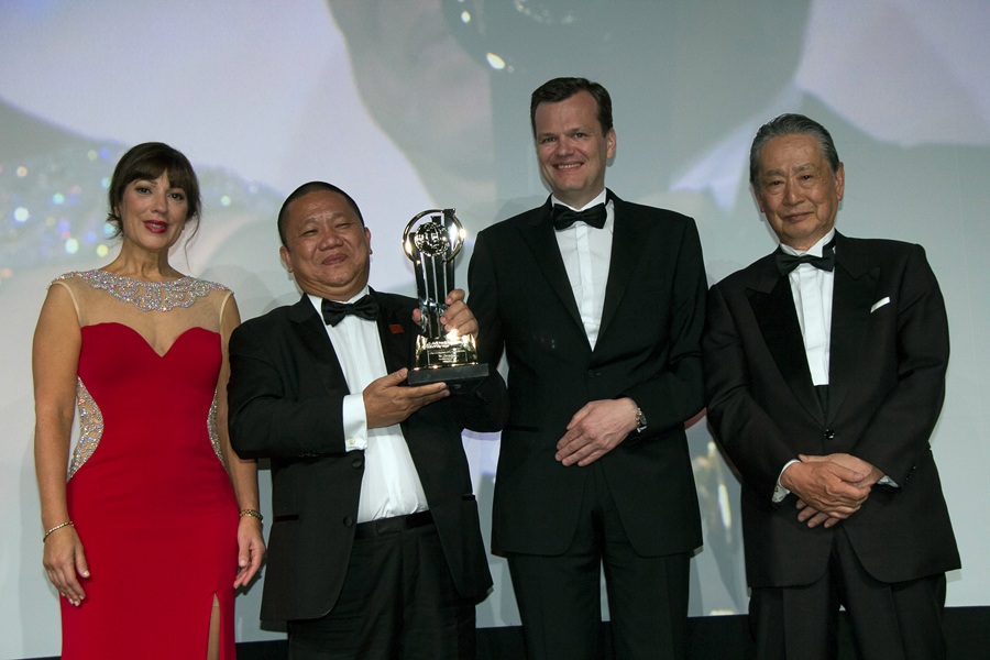 Đại diện chủ đầu tư và đại biểu tiến hành nghi thức động thổ