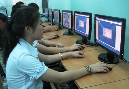 Thực nghiệm đào tạo chương trình tin học theo chuẩn quốc tế - 1 TPHCM thực hiện đào tạo chương trình tin học theo chuẩn quốc tế