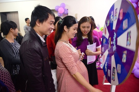 Bobby tổ chức thành công ngày hội “Cảm ơn Mẹ”! - 3 Các bố cũng vui vẻ tham gia chương trình để “cổ vũ” mẹ