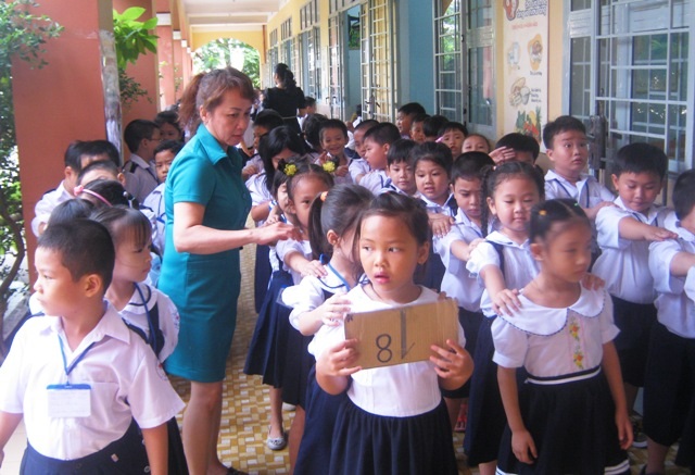 TPHCM còn trên 1.000 lớp tiểu học sĩ số trên 50 học sinh - 1 Sĩ số học sinh quá tải đang gây nhiều áp lực cho giáo dục tiểu học TPHCM