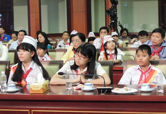 Trò lo ngại học Sử “chay”, yếu kỹ năng ứng xử - 2 Kỹ năng ứng xử kém của thế hệ trẻ cũng là lo ngại của nhiều bạn học trò