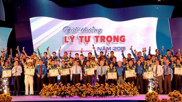 Tăng cường giáo dục lý tưởng, đạo đức cho giới trẻ - 1 84 gương đoàn viên tiêu biểu nhận giải thưởng Lý Tự Trọng (Ảnh: Thành Đoàn TPHCM)