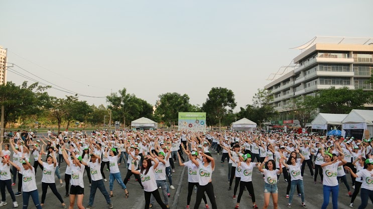 nhảy flashmob nhằm gắn kết và chuyển tải ý nghĩa bảo vệ môi trường.
