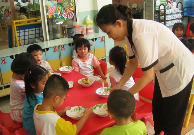 Kể không xuể cái khổ của giáo viên mầm non - 2 Ngành Mầm non khó tuyển giáo viên cũng như rất khó để giữ chân giáo viên