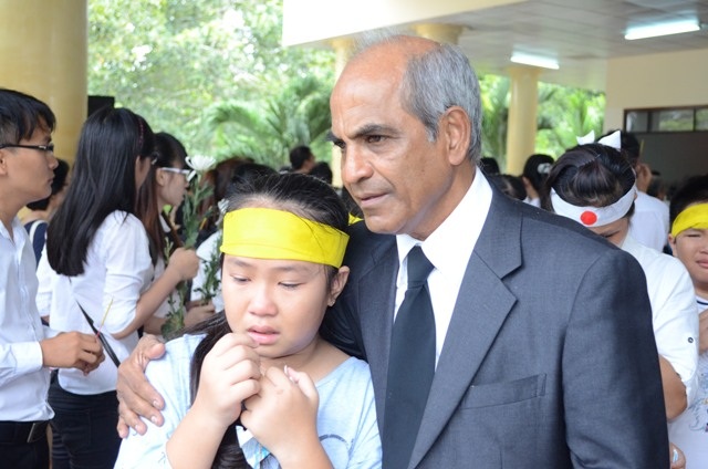 Ai cũng tiếc thương
một tài năng lớn, một tấm lòng nhiệt huyết với âm nhạc dân tộc của giáo sư