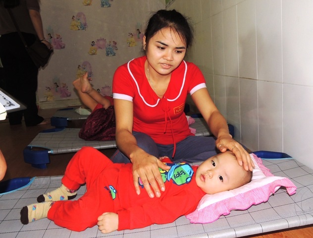 Giữ trẻ 6 - 18 tháng tuổi: Vẫn nhiều vướng mắc - 1 Nhiều trường mở lớp nhận trẻ từ 6 tháng tuổi nhưng thiếu hoặc trắng học trò (Ảnh minh hoạ)