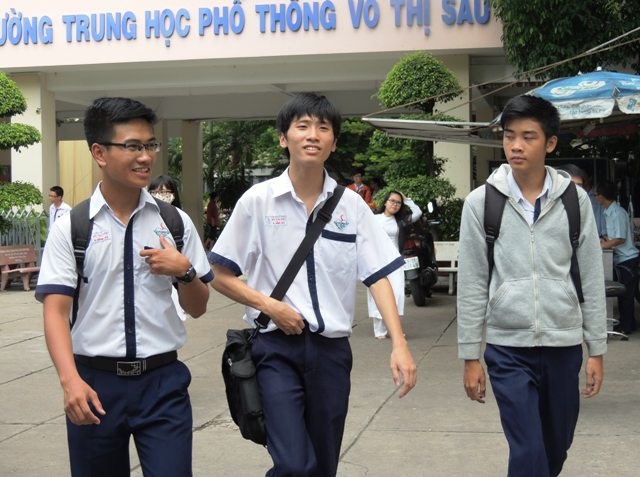 Đề thi thử THPT quốc gia khó hơn hình dung của học sinh - 1 Học sinh lớp 12 ở TPHCM tham gia vào kỳ thi thử THPT quốc gia