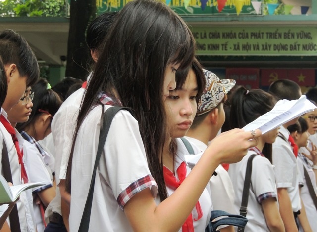 Dạy học áp đặt: Khi thầy cô là… chân lý! - 1 Đọc thuộc lòng bài giảng của thầy cô là cách thức ôn bài quen thuộc của học trò