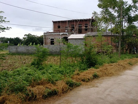 Trường hợp lấn chiếm đất ở xã Sơn Đông, thị xã Sơn Tây, Hà Nội