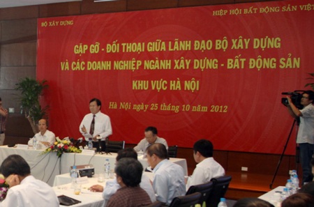 Bộ trưởng Xây dựng: Bất động sản trong tình trạng khẩn cấp - 1 Bộ trưởng Xây dựng cho rằng nếu bất động sản khó khăn thì sẽ hưởng tới kinh tế vĩ mô