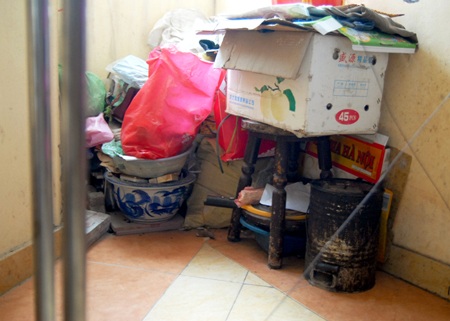 Chung cư mới biến dạng thành tập thể cũ - 8 Và hàng lang thanh nơi phơi đồ