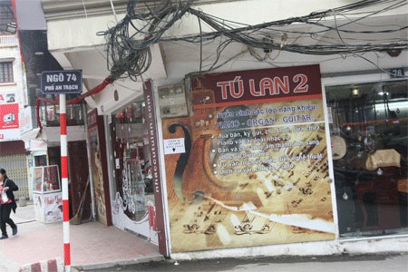 Và vỉa hè hình tay áo tại tuyến phố An Trạch...