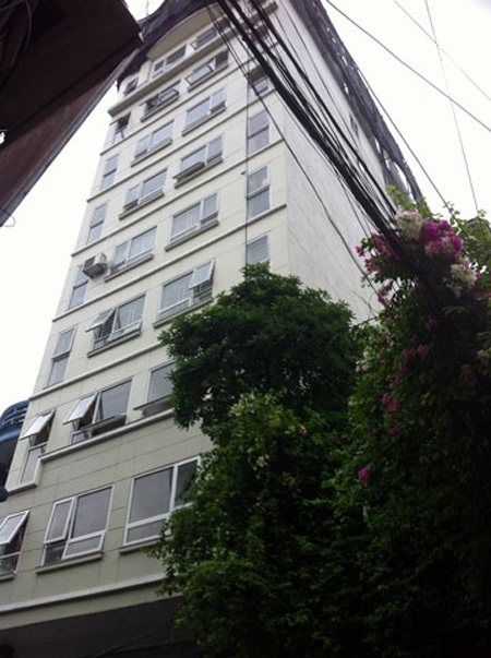 Một công trình xây sai phép tại Hà Nội chờ cắt ngọn