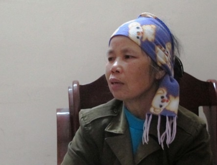 Bà Hòa xúc động khi nhận được thông tin em mình còn sống