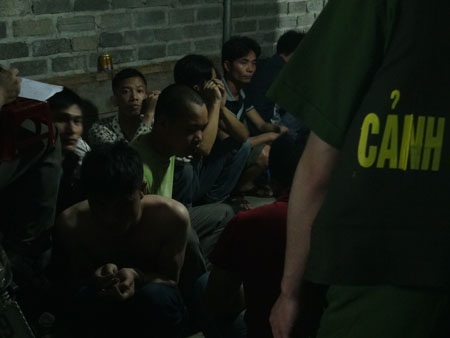 Cơ quan công an đột nhập hiện trường sới bạc