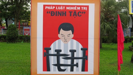 12 tỉnh tham gia cuộc thi ATGT khu vực đồng bằng sông Hồng - 2 Những biển hiệu cảnh báo về nguy cơ trong việc xảy ra TNGT.