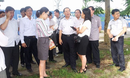 Thứ trưởng Bộ GTVT kiểm tra “ruộng bậc thang” trên quốc lộ 5 - 1 Thứ trưởng Nguyễn Hồng Trường trả lời PV Dân trí về kết quả kiểm tra thực tế QL5