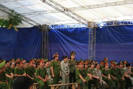 Bị cáo đầu vụ Nguyễn Bích Ngọc đang tại phiên tòa sáng nay