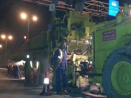 Khắc phục xong "ruộng bậc thang" trên quốc lộ 5 - 6 Các công đoạn thi công được cán tổng cục đường bộ cử cán bộ giám sát nghiêm ngặt