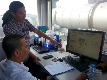 Khắc phục xong "ruộng bậc thang" trên quốc lộ 5 - 3 Quy trình trộn các thành phần cấp phối được tự động hóa khép kín