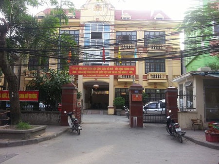Thượng sĩ công an vác gạch đuổi đánh tài xế taxi - 1 Trụ sở công an phường Lam Sơn, nơi xảy vụ việc