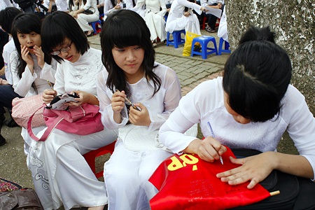 Phút ngẩn ngơ của học sinh trường Chu Văn An - 1 Phút ngẩn ngơ của học sinh trường Chu Văn An - 1