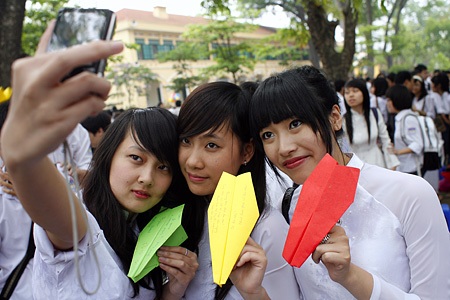 Phút ngẩn ngơ của học sinh trường Chu Văn An - 11 Phút ngẩn ngơ của học sinh trường Chu Văn An - 11