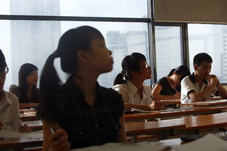 Hình ảnh ngày thi đại học đầu tiên - 6 Hình ảnh ngày thi đại học đầu tiên - 6