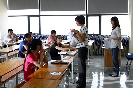 Hình ảnh ngày thi đại học đầu tiên - 9 Hình ảnh ngày thi đại học đầu tiên - 9