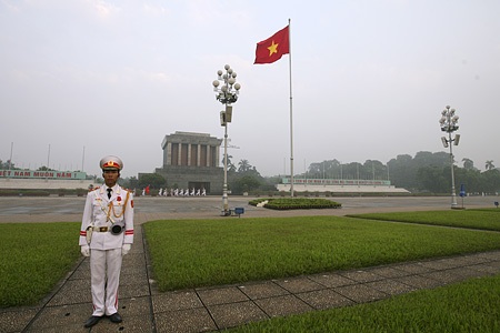 Nghiêm trang lễ chào cờ trên quảng trường Ba Đình - 14 Nghiêm trang lễ chào cờ trên quảng trường Ba Đình - 14